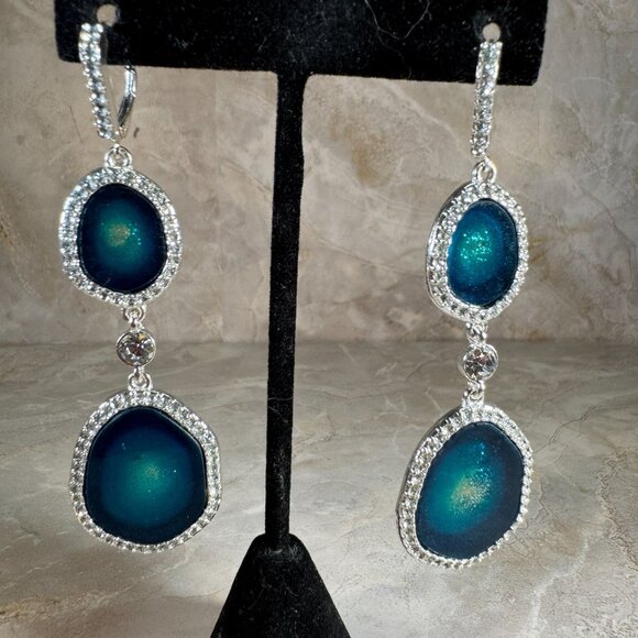 Avon Faux blue geode rhinestone Drop Earrings Silver Plating Magical stunning - Picture 4 of 9